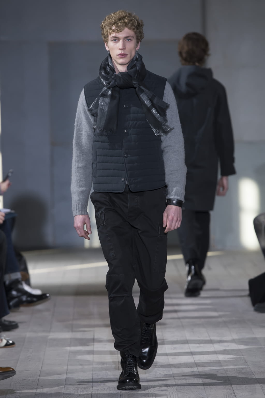Fashion Week Paris Fall/Winter 2017 look 27 from the Officine Générale collection menswear