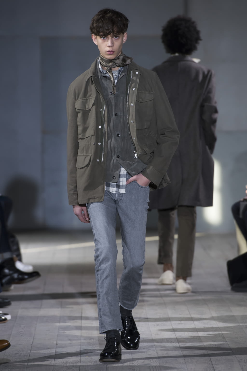 Fashion Week Paris Fall/Winter 2017 look 7 from the Officine Générale collection menswear