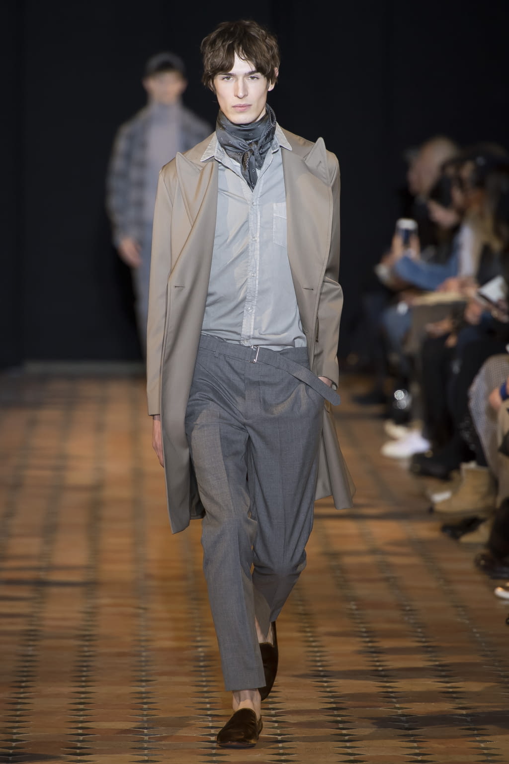 Fashion Week Paris Fall/Winter 2018 look 1 from the Officine Générale collection menswear