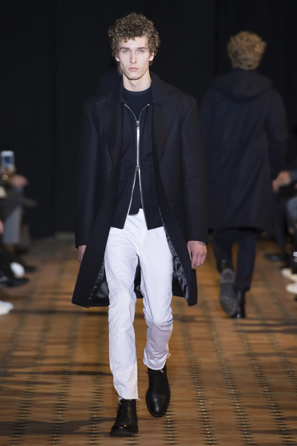 Fashion Week Paris Fall/Winter 2018 look 28 from the Officine Générale collection menswear