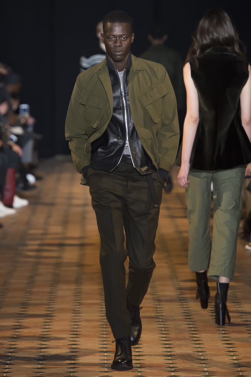 Fashion Week Paris Fall/Winter 2018 look 35 from the Officine Générale collection 男装