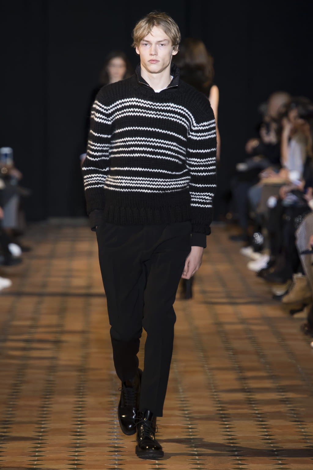 Fashion Week Paris Fall/Winter 2018 look 36 from the Officine Générale collection 男装