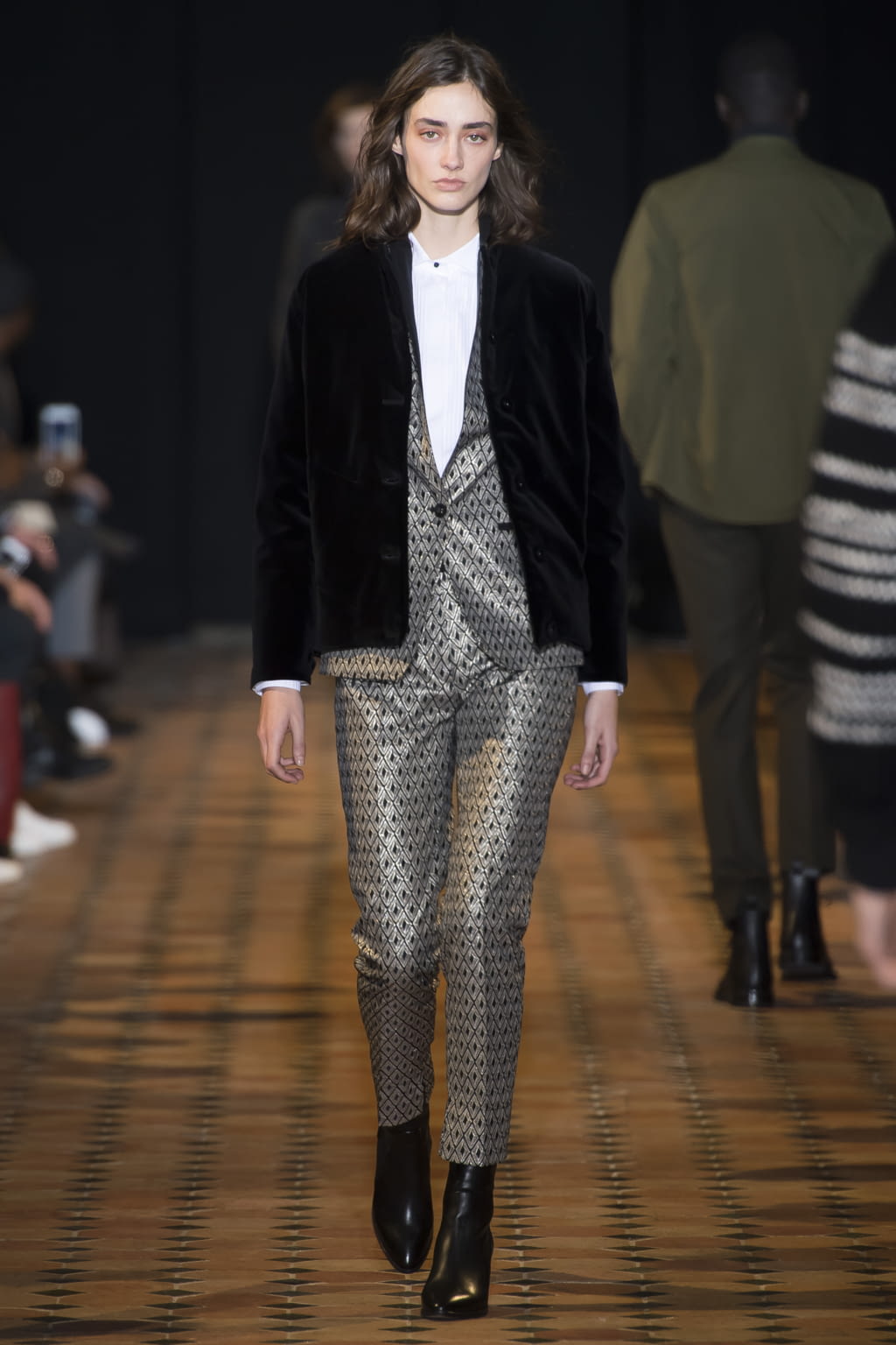 Fashion Week Paris Fall/Winter 2018 look 37 from the Officine Générale collection menswear
