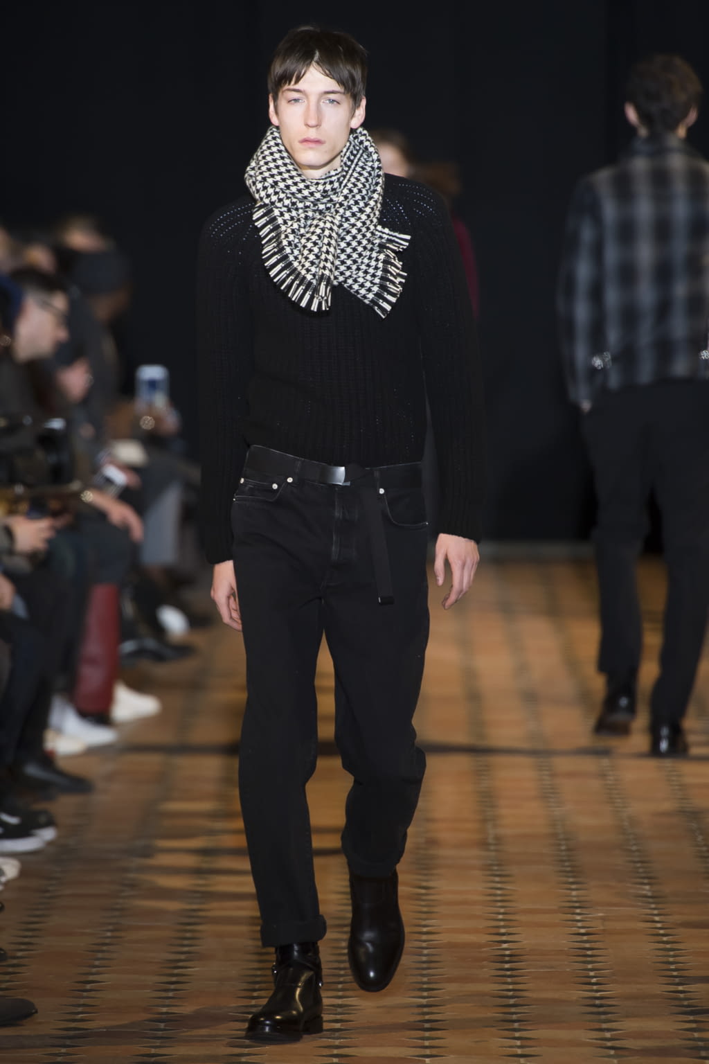Fashion Week Paris Fall/Winter 2018 look 44 from the Officine Générale collection menswear