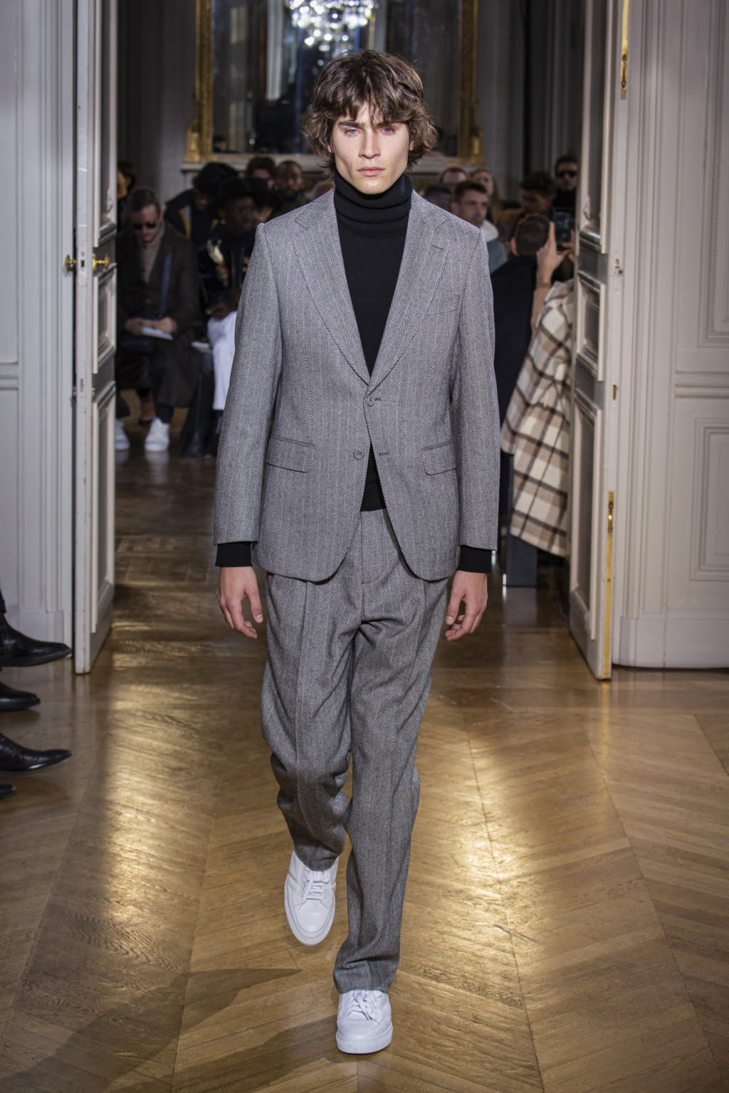 Fashion Week Paris Fall/Winter 2020 look 1 from the Officine Générale collection menswear