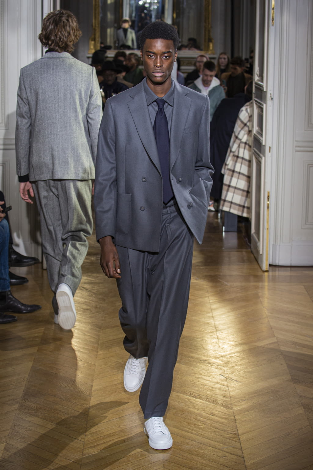 Fashion Week Paris Fall/Winter 2020 look 2 from the Officine Générale collection menswear