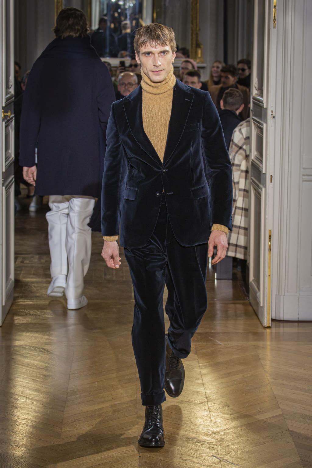 Fashion Week Paris Fall/Winter 2020 look 16 from the Officine Générale collection 男装