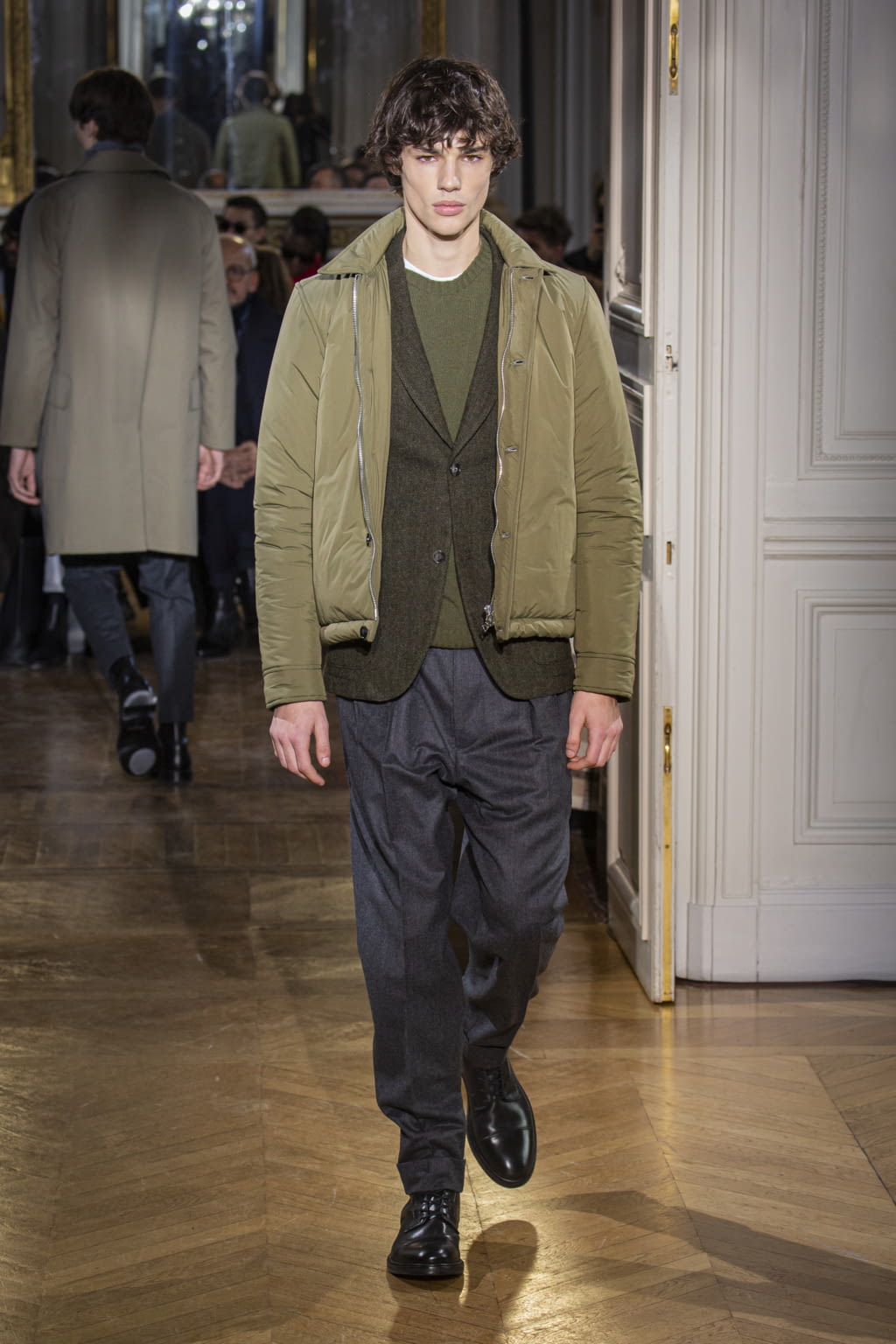 Fashion Week Paris Fall/Winter 2020 look 33 from the Officine Générale collection 男装