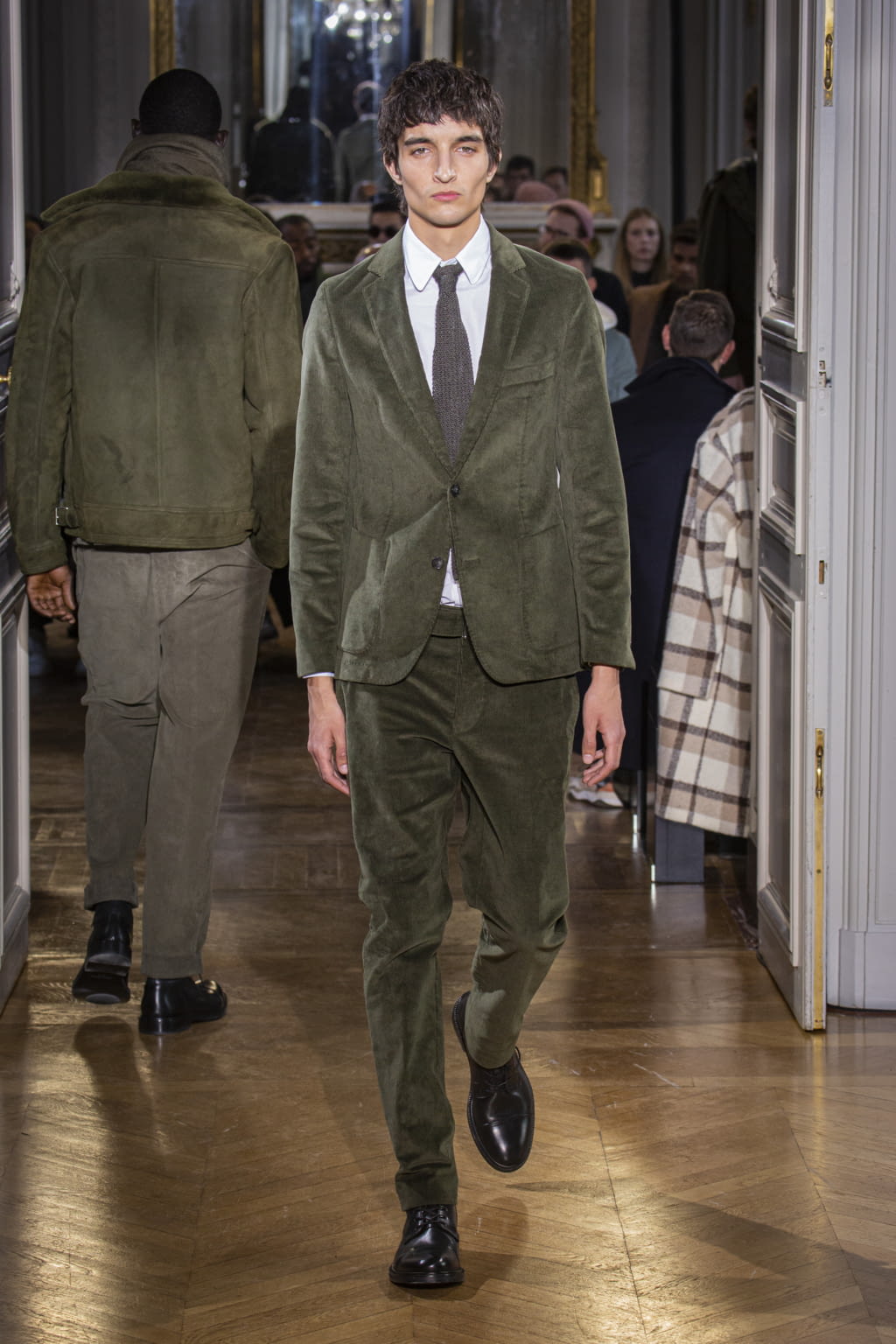 Fashion Week Paris Fall/Winter 2020 look 37 from the Officine Générale collection 男装