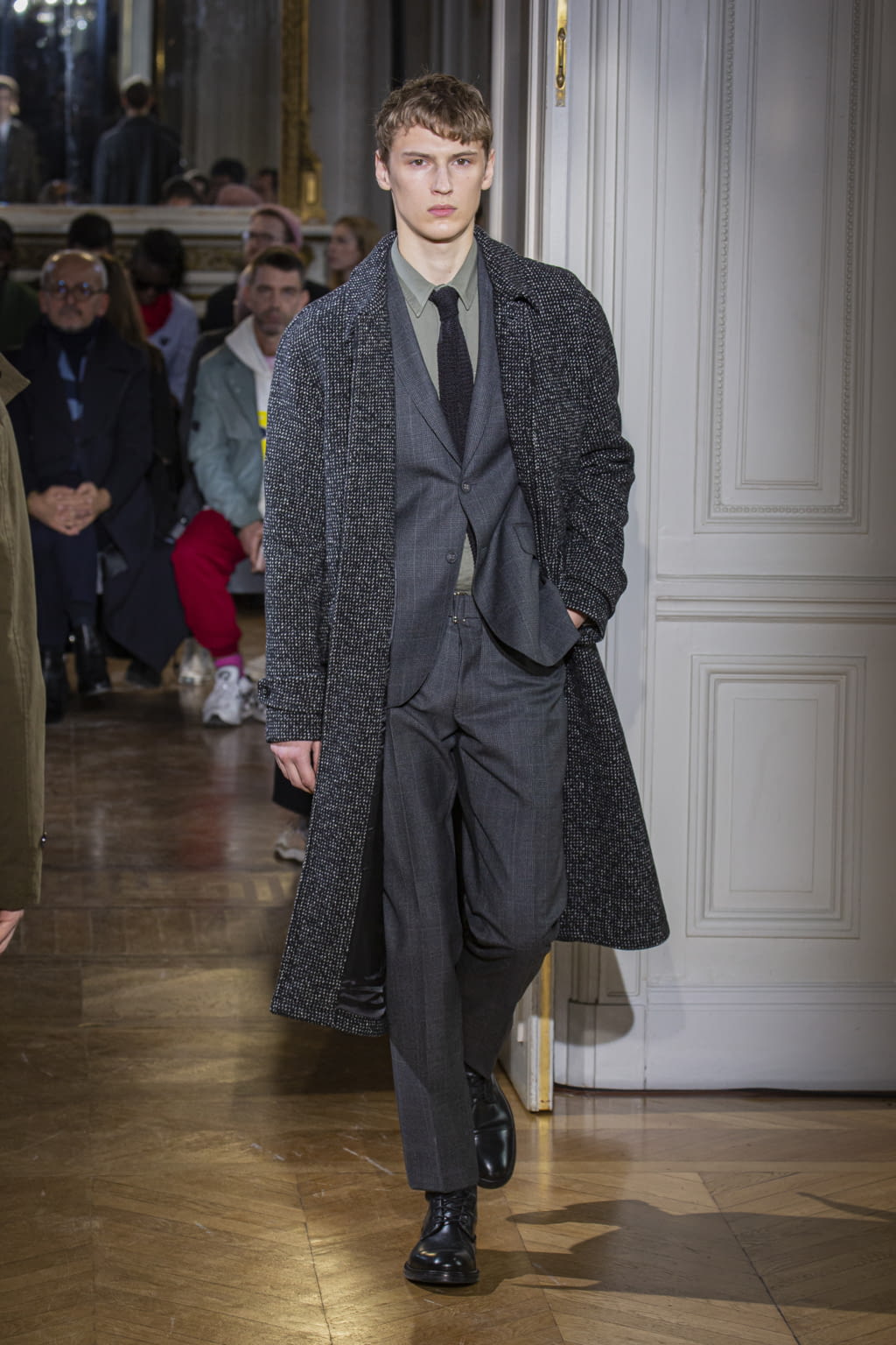 Fashion Week Paris Fall/Winter 2020 look 39 from the Officine Générale collection 男装