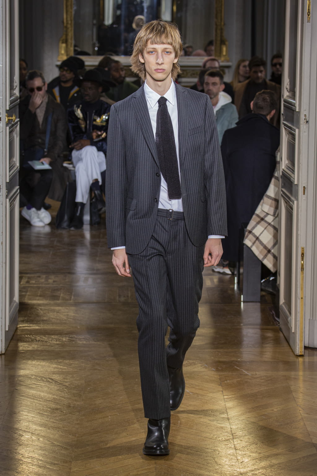 Fashion Week Paris Fall/Winter 2020 look 46 from the Officine Générale collection 男装