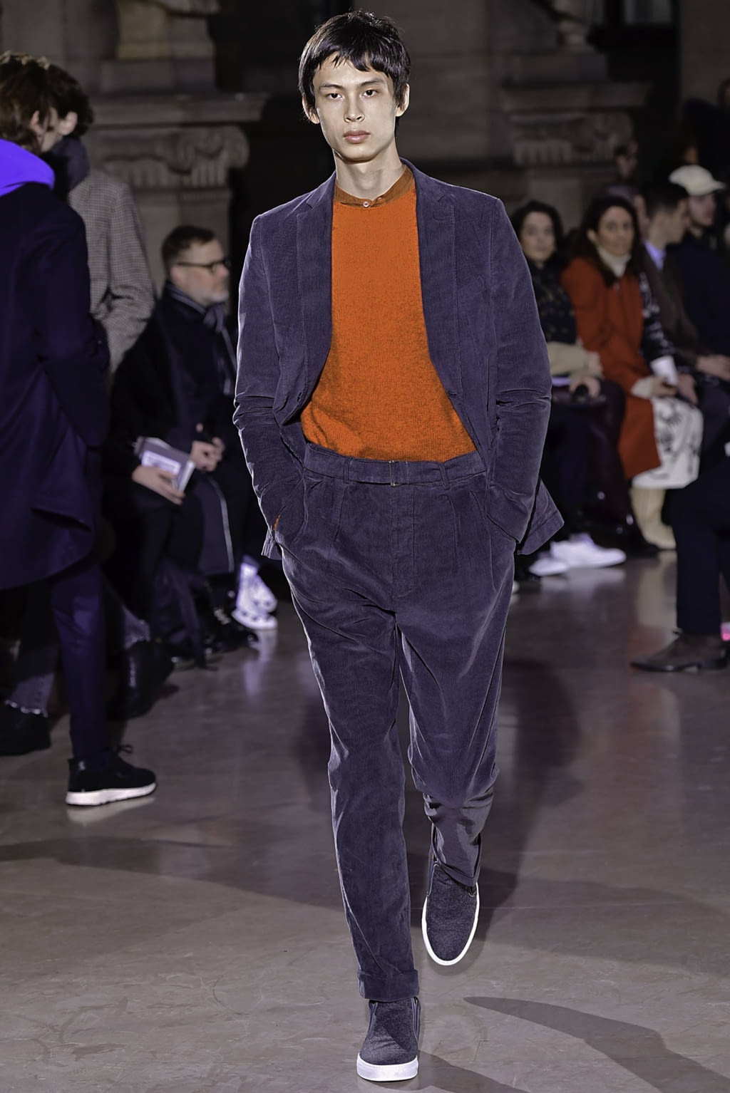 Fashion Week Paris Fall/Winter 2019 look 17 from the Officine Générale collection 男装