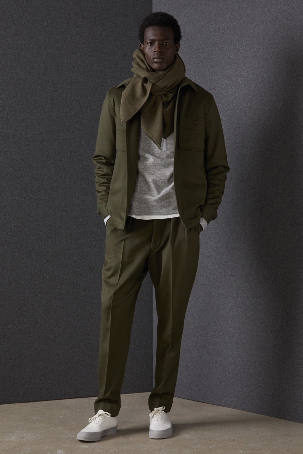 Fashion Week Paris Fall/Winter 2022 look 22 from the Officine Générale collection 男装