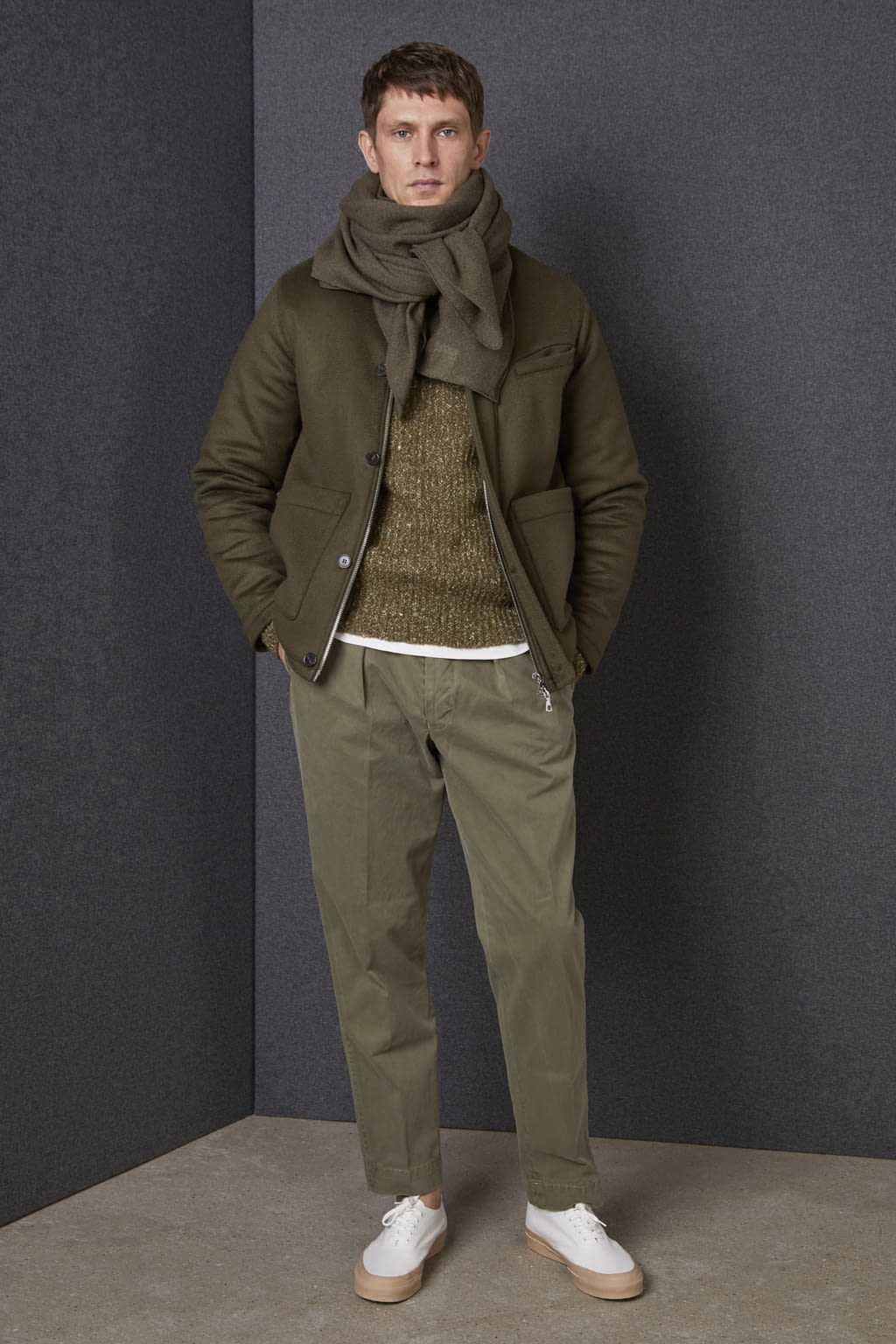Fashion Week Paris Fall/Winter 2022 look 26 from the Officine Générale collection menswear