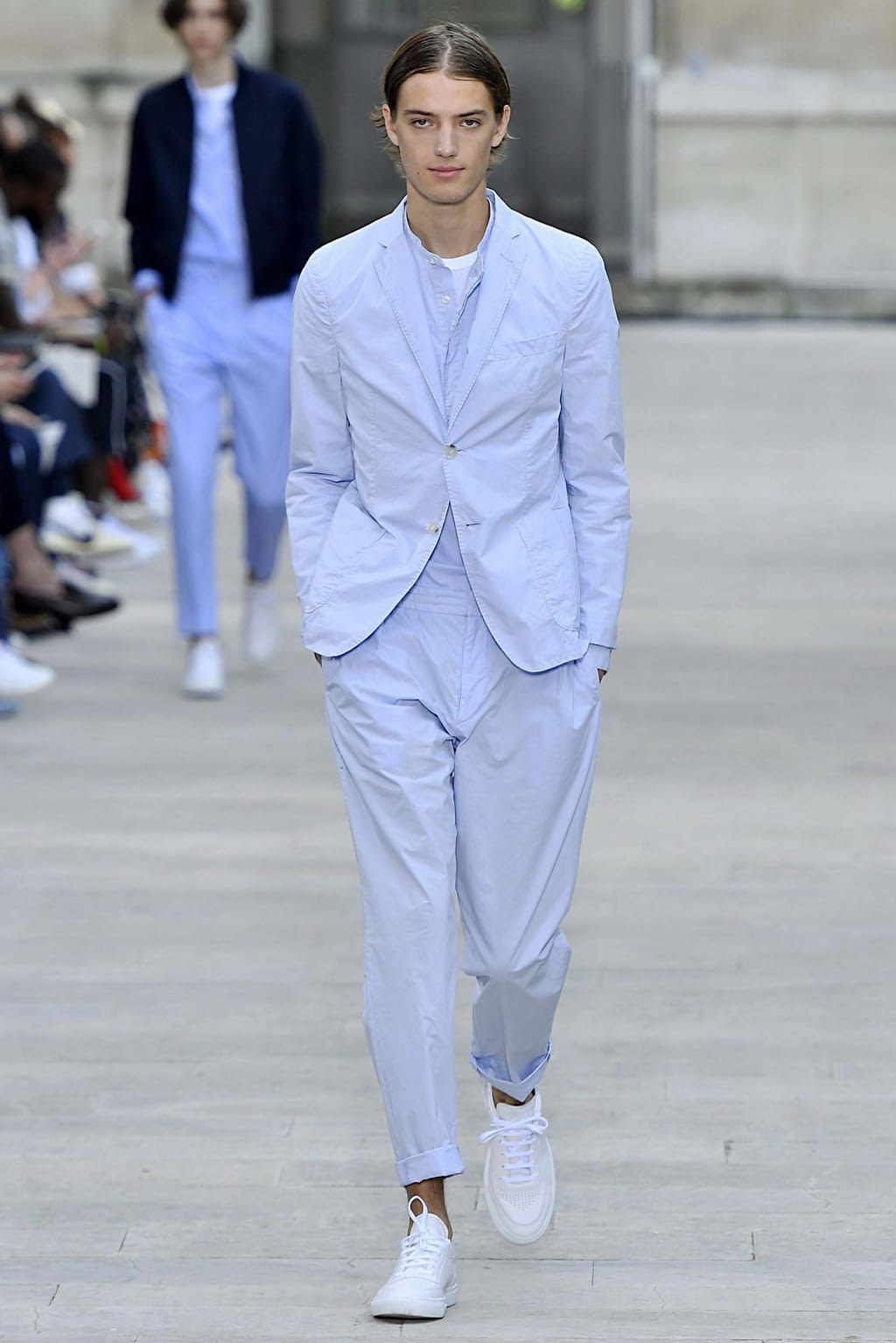 Fashion Week Paris Spring/Summer 2019 look 2 from the Officine Générale collection menswear