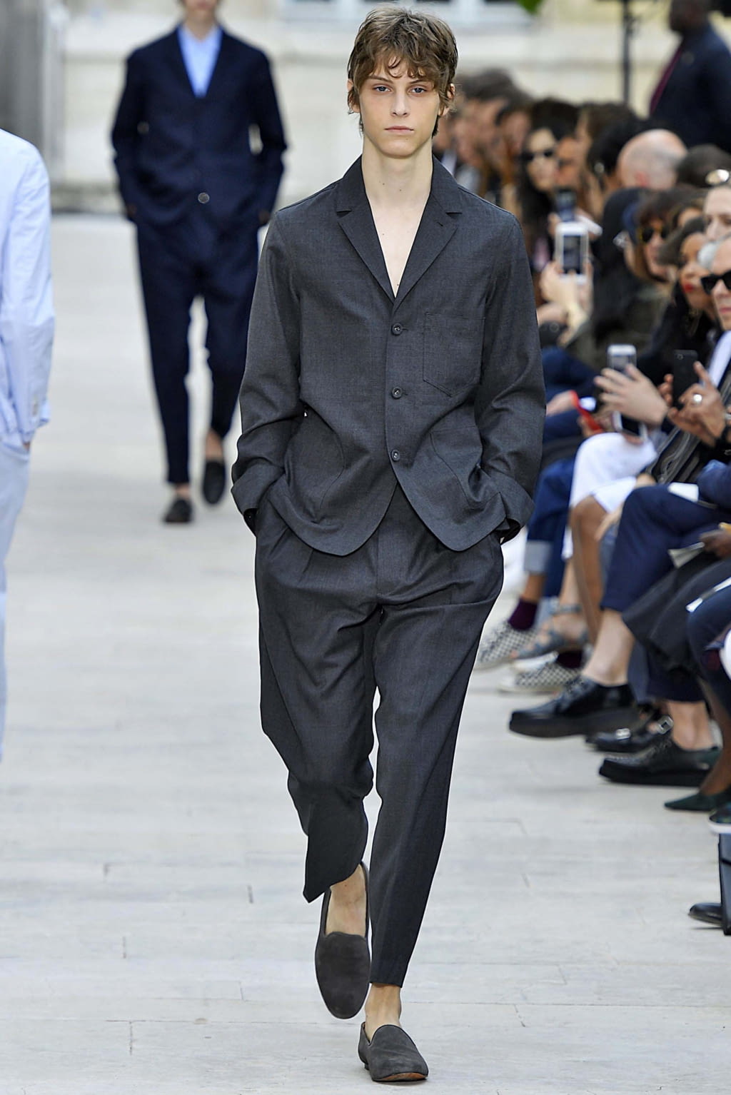 Fashion Week Paris Spring/Summer 2019 look 3 from the Officine Générale collection menswear