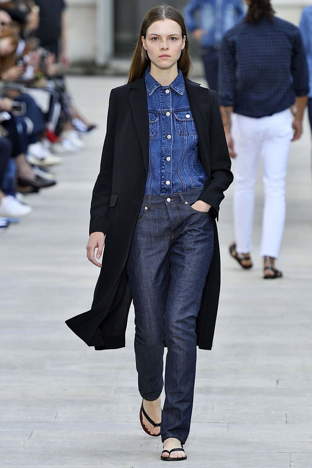 Fashion Week Paris Spring/Summer 2019 look 23 from the Officine Générale collection 男装