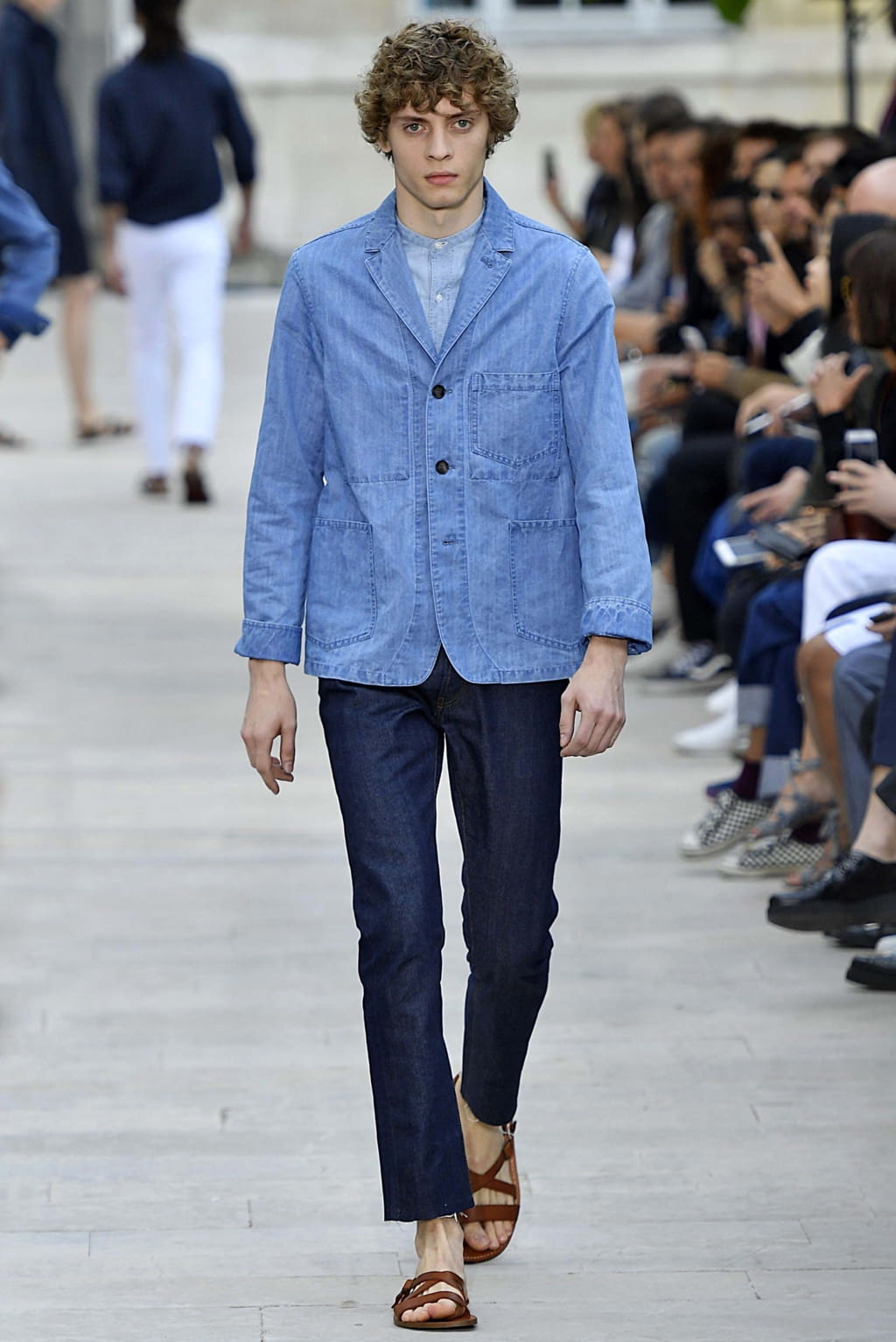 Fashion Week Paris Spring/Summer 2019 look 22 from the Officine Générale collection 男装