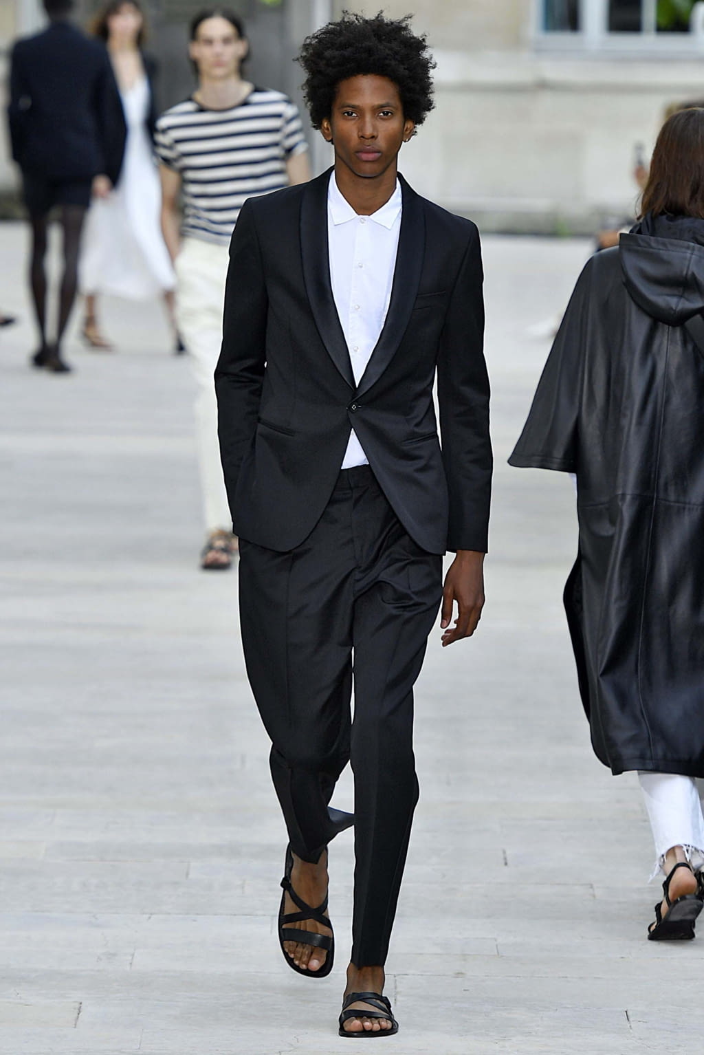 Fashion Week Paris Spring/Summer 2019 look 29 from the Officine Générale collection 男装