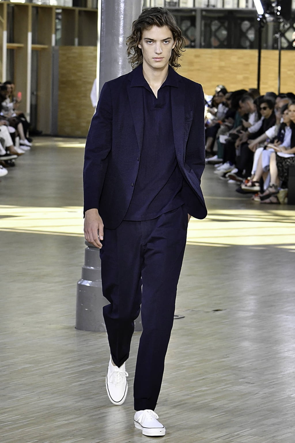 Fashion Week Paris Spring/Summer 2020 look 2 from the Officine Générale collection 男装
