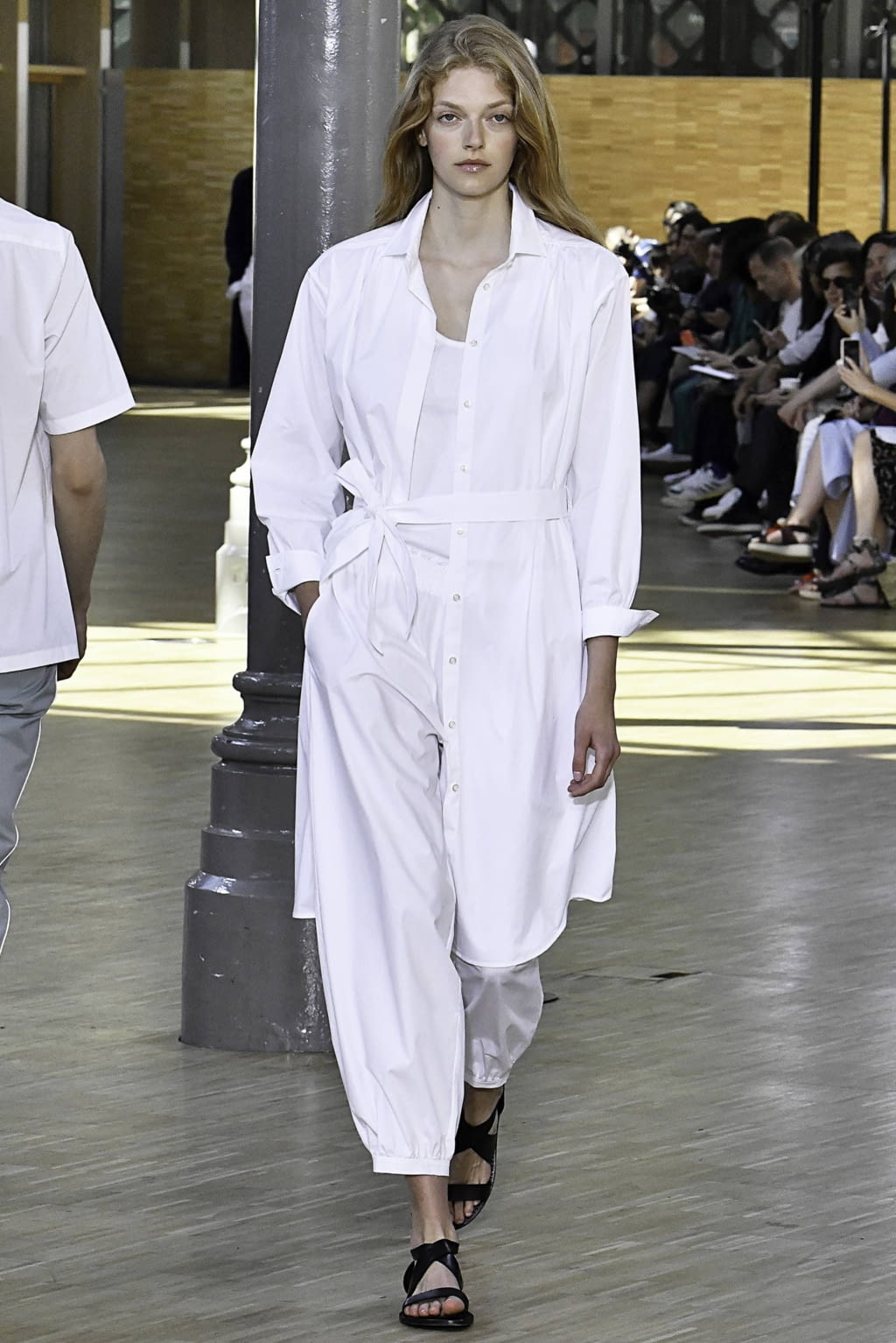 Fashion Week Paris Spring/Summer 2020 look 4 from the Officine Générale collection menswear