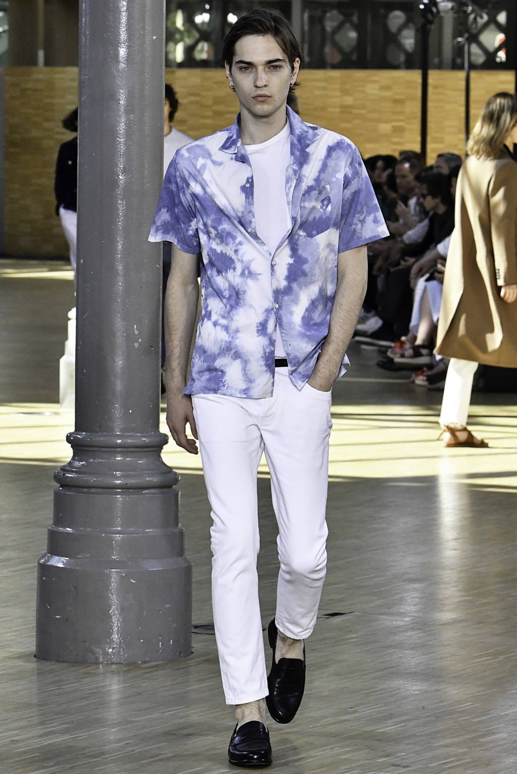 Fashion Week Paris Spring/Summer 2020 look 10 from the Officine Générale collection 男装