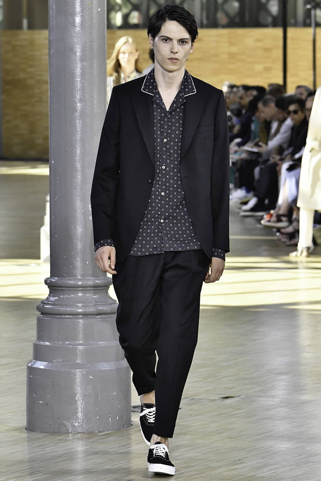 Fashion Week Paris Spring/Summer 2020 look 23 from the Officine Générale collection 男装