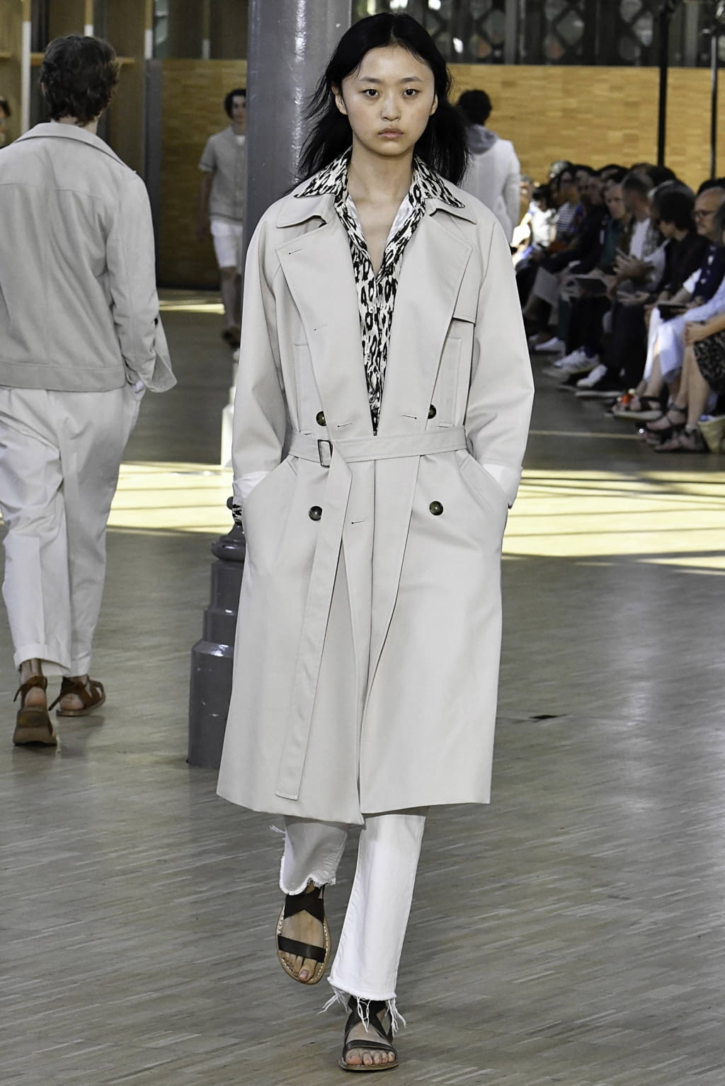 Fashion Week Paris Spring/Summer 2020 look 27 from the Officine Générale collection 男装