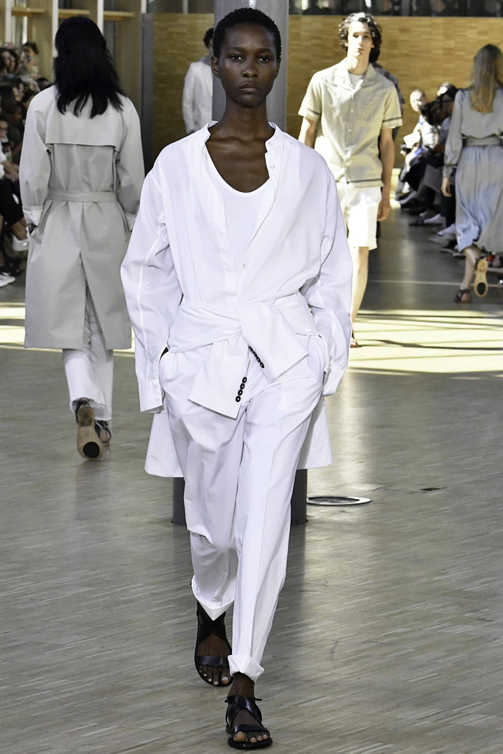 Fashion Week Paris Spring/Summer 2020 look 28 from the Officine Générale collection 男装