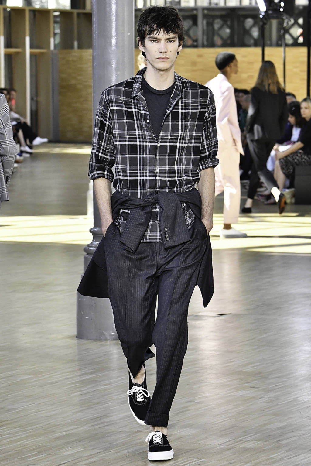 Fashion Week Paris Spring/Summer 2020 look 40 from the Officine Générale collection menswear