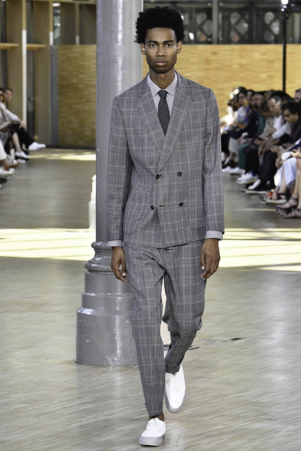 Fashion Week Paris Spring/Summer 2020 look 45 from the Officine Générale collection menswear