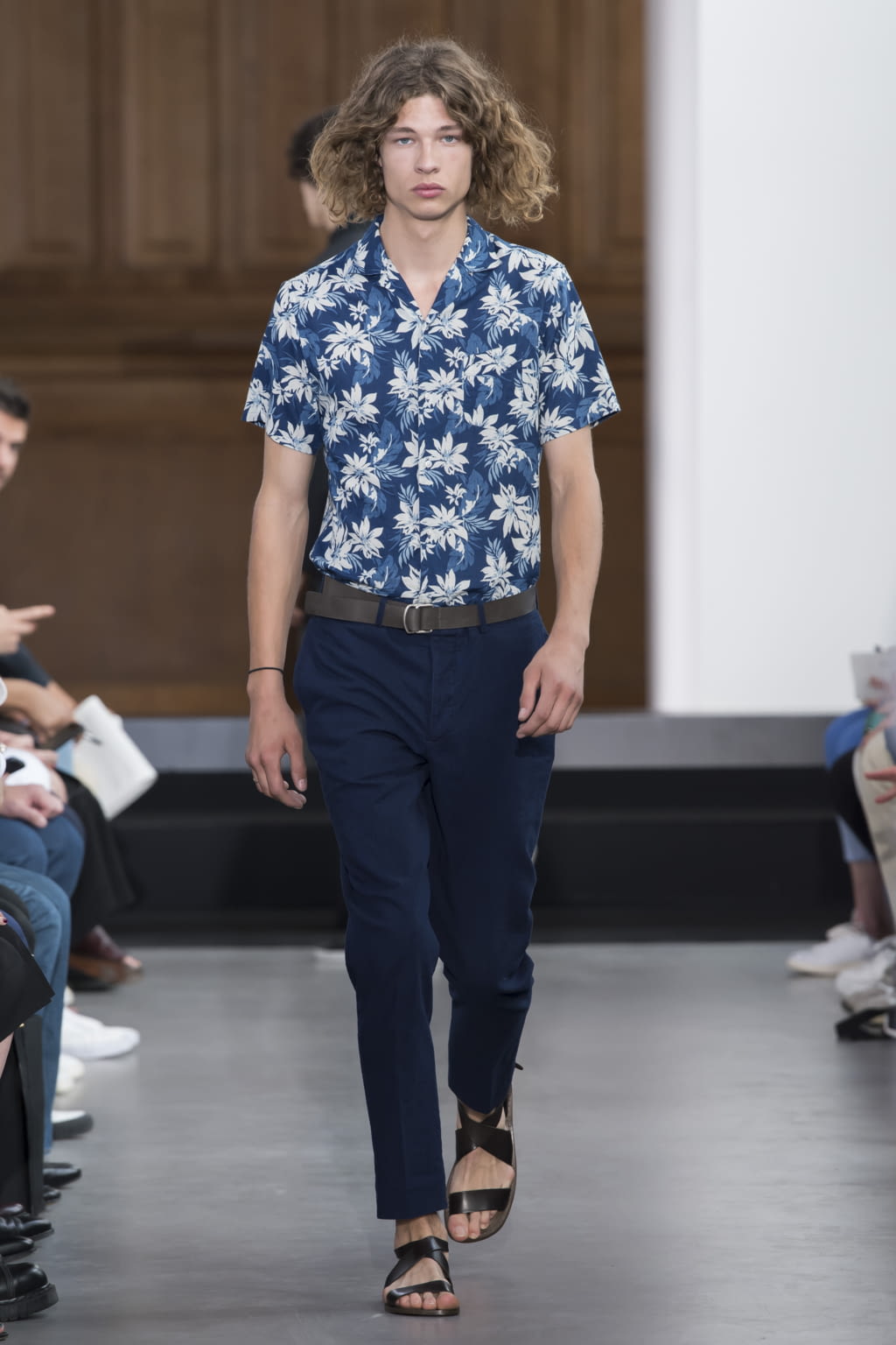Fashion Week Paris Spring/Summer 2017 look 13 from the Officine Générale collection 男装