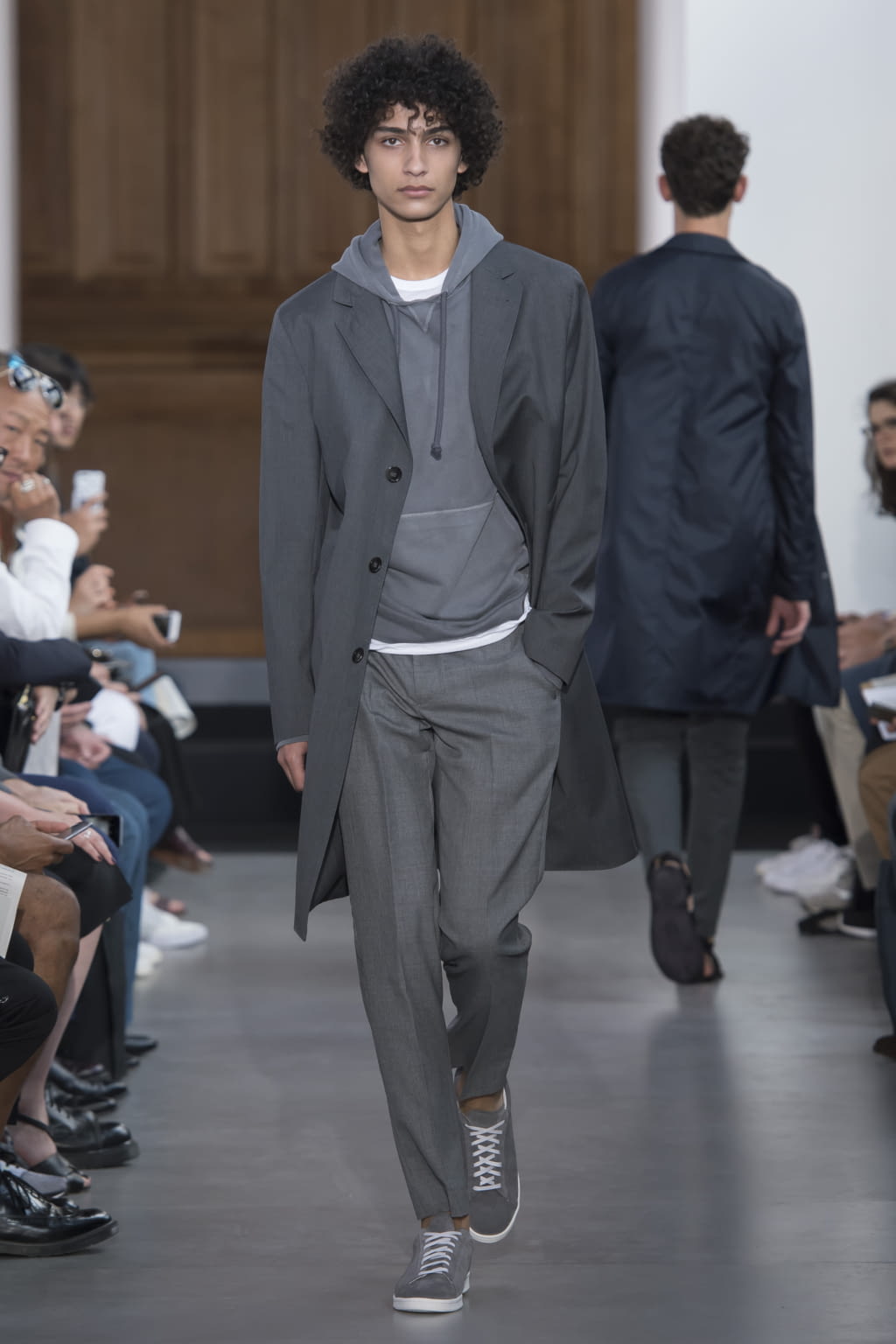 Fashion Week Paris Spring/Summer 2017 look 29 from the Officine Générale collection 男装