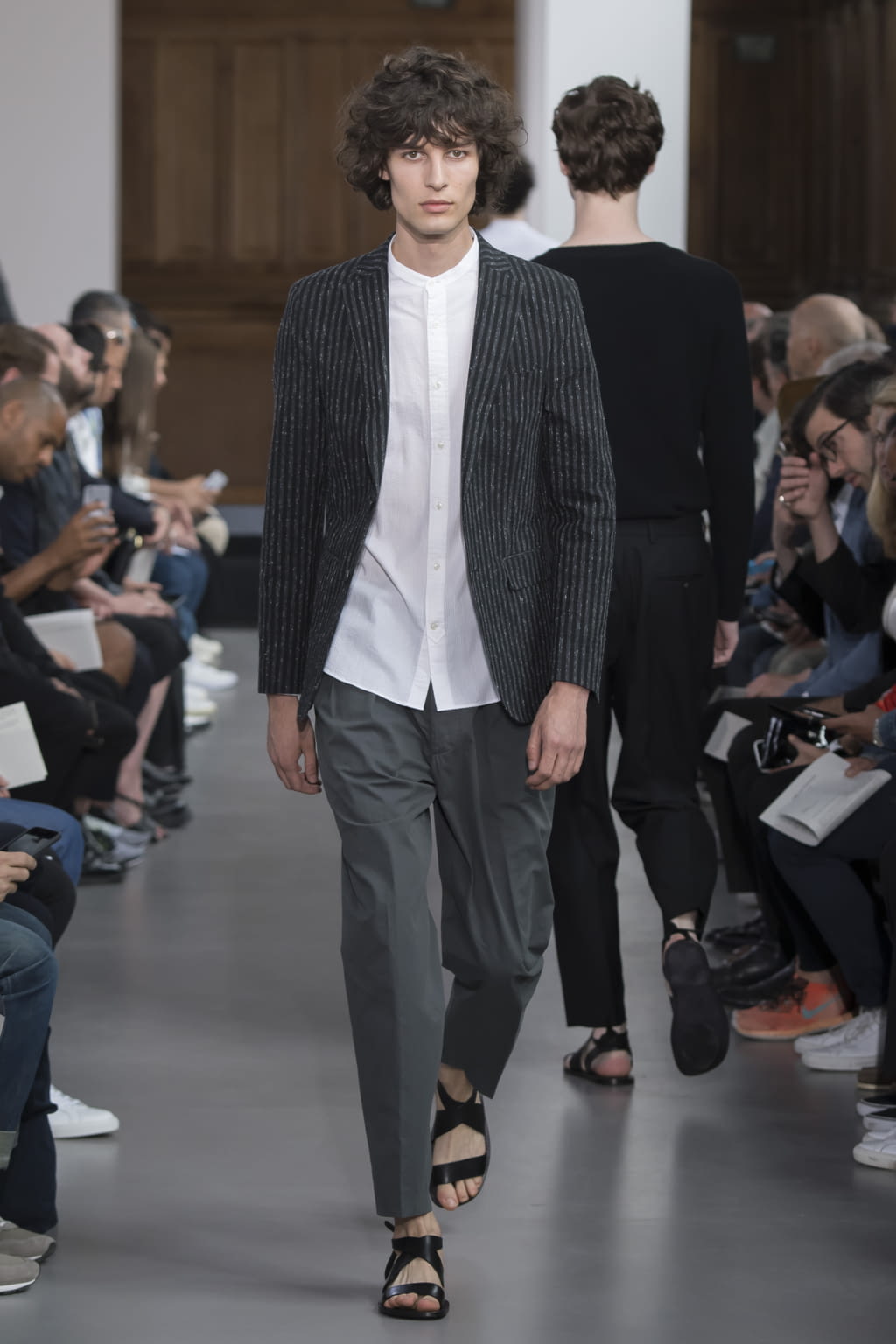 Fashion Week Paris Spring/Summer 2017 look 5 from the Officine Générale collection 男装