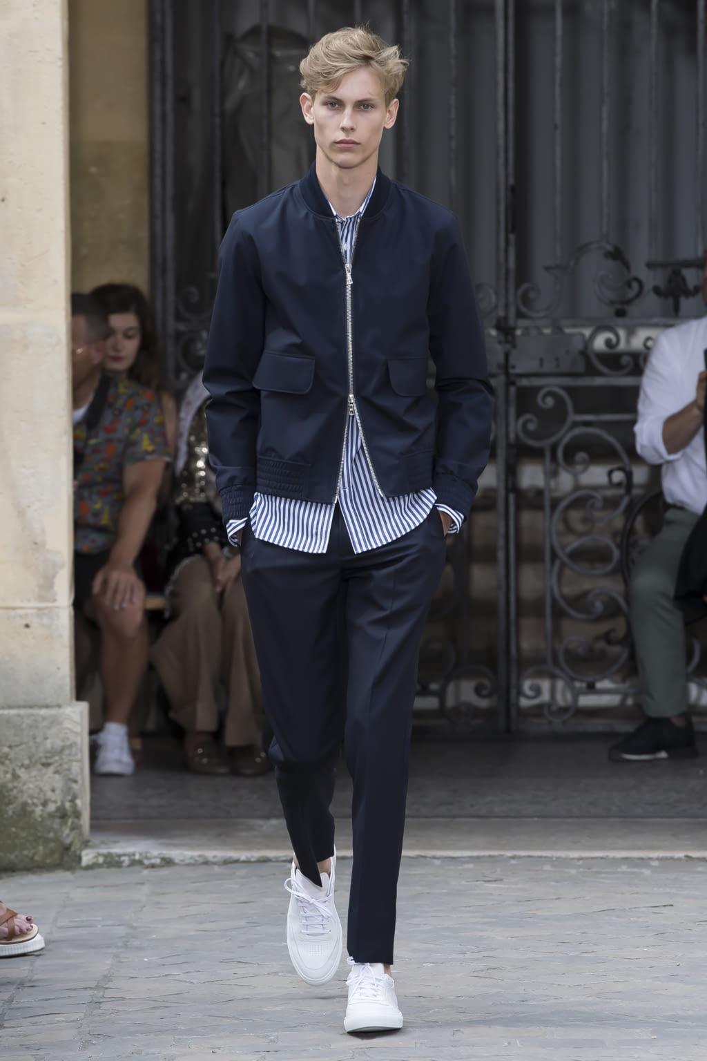 Fashion Week Paris Spring/Summer 2018 look 10 from the Officine Générale collection 男装