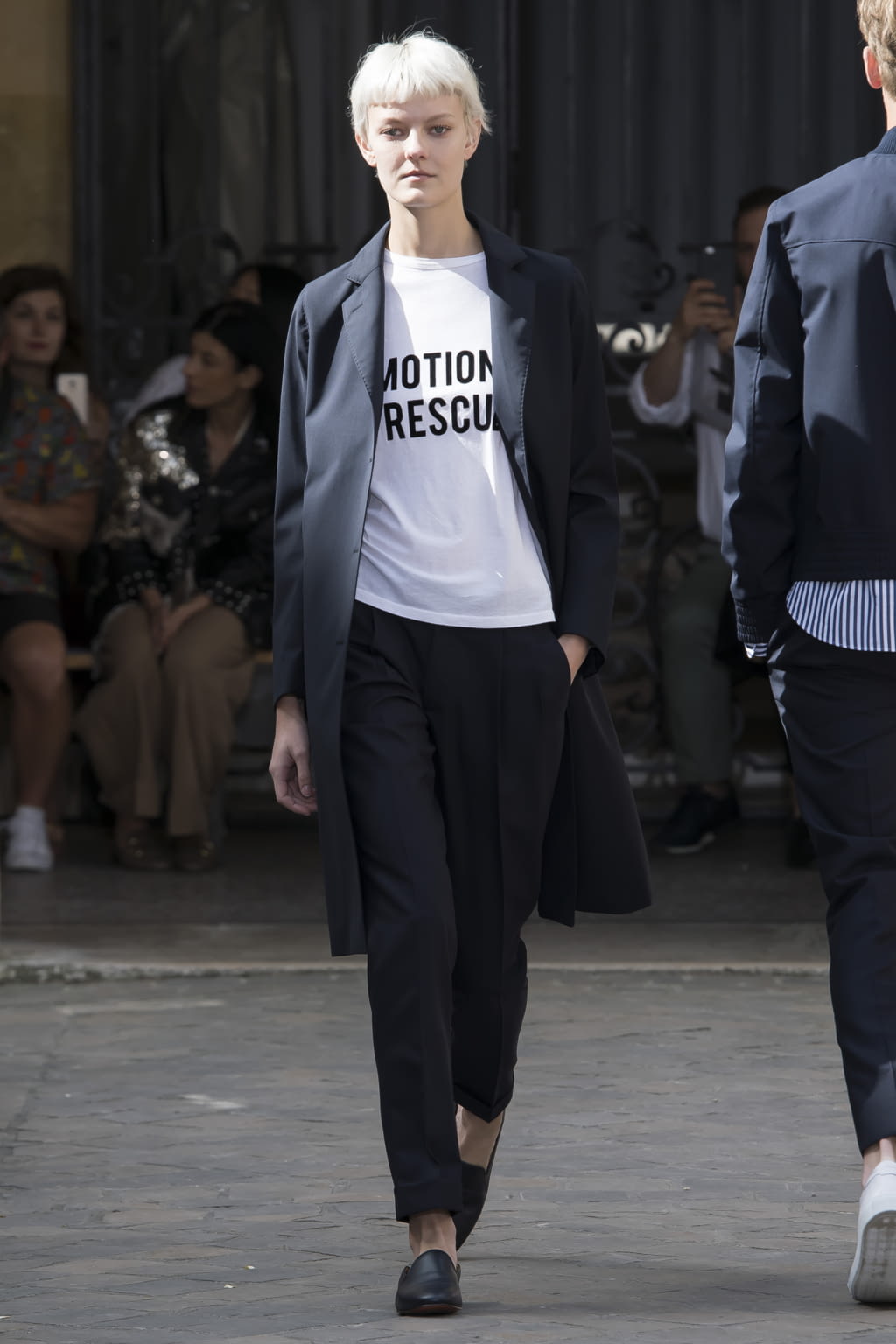 Fashion Week Paris Spring/Summer 2018 look 12 de la collection Officine Générale menswear