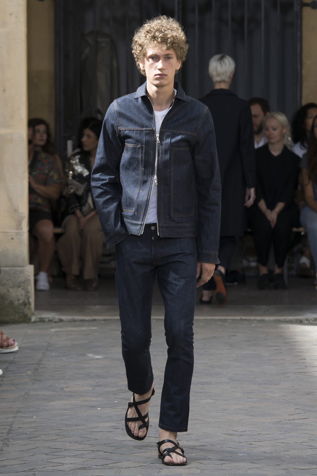 Fashion Week Paris Spring/Summer 2018 look 14 from the Officine Générale collection 男装