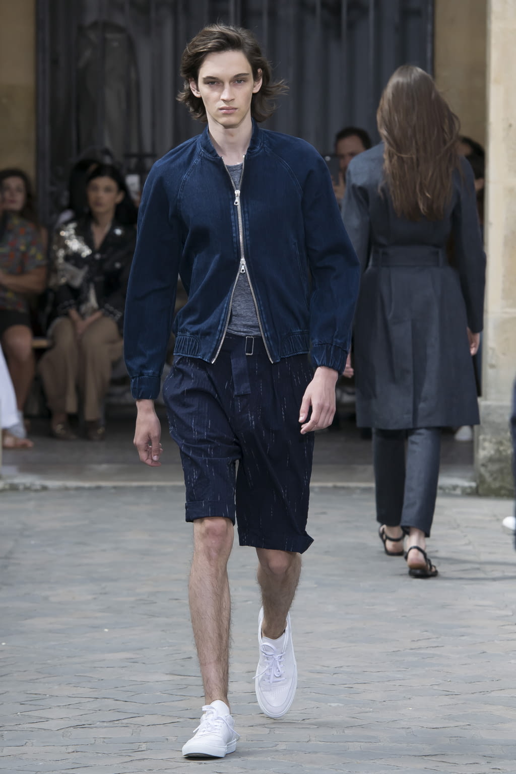 Fashion Week Paris Spring/Summer 2018 look 17 from the Officine Générale collection 男装