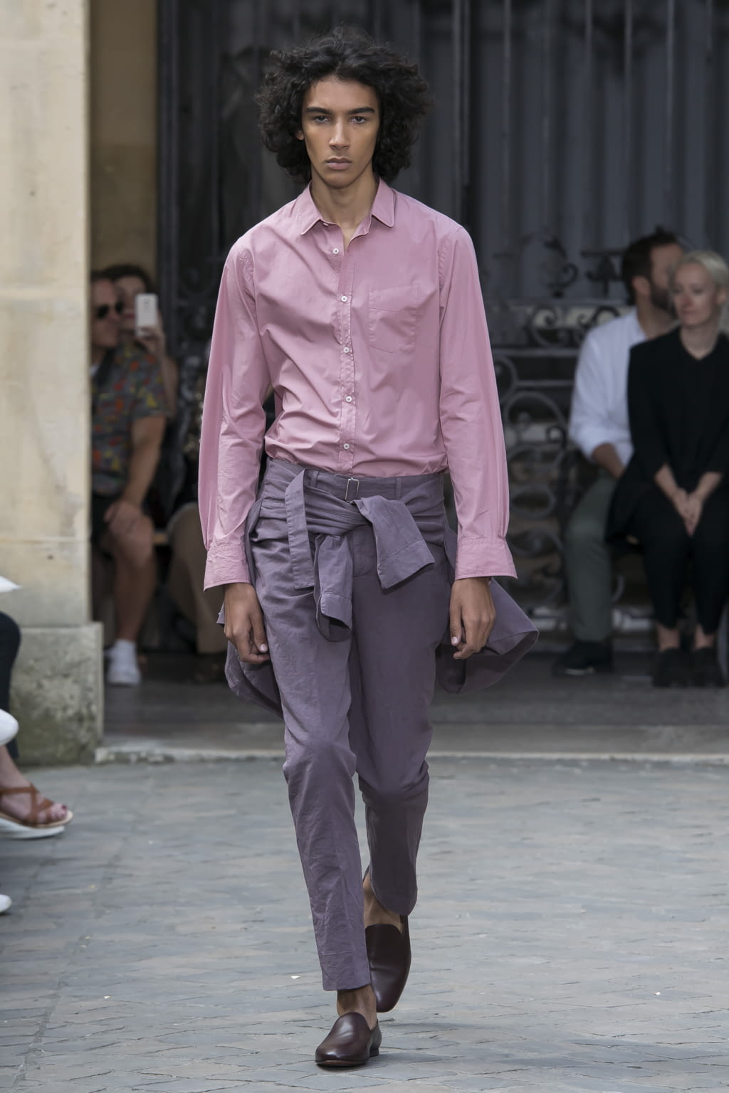 Fashion Week Paris Spring/Summer 2018 look 25 from the Officine Générale collection 男装