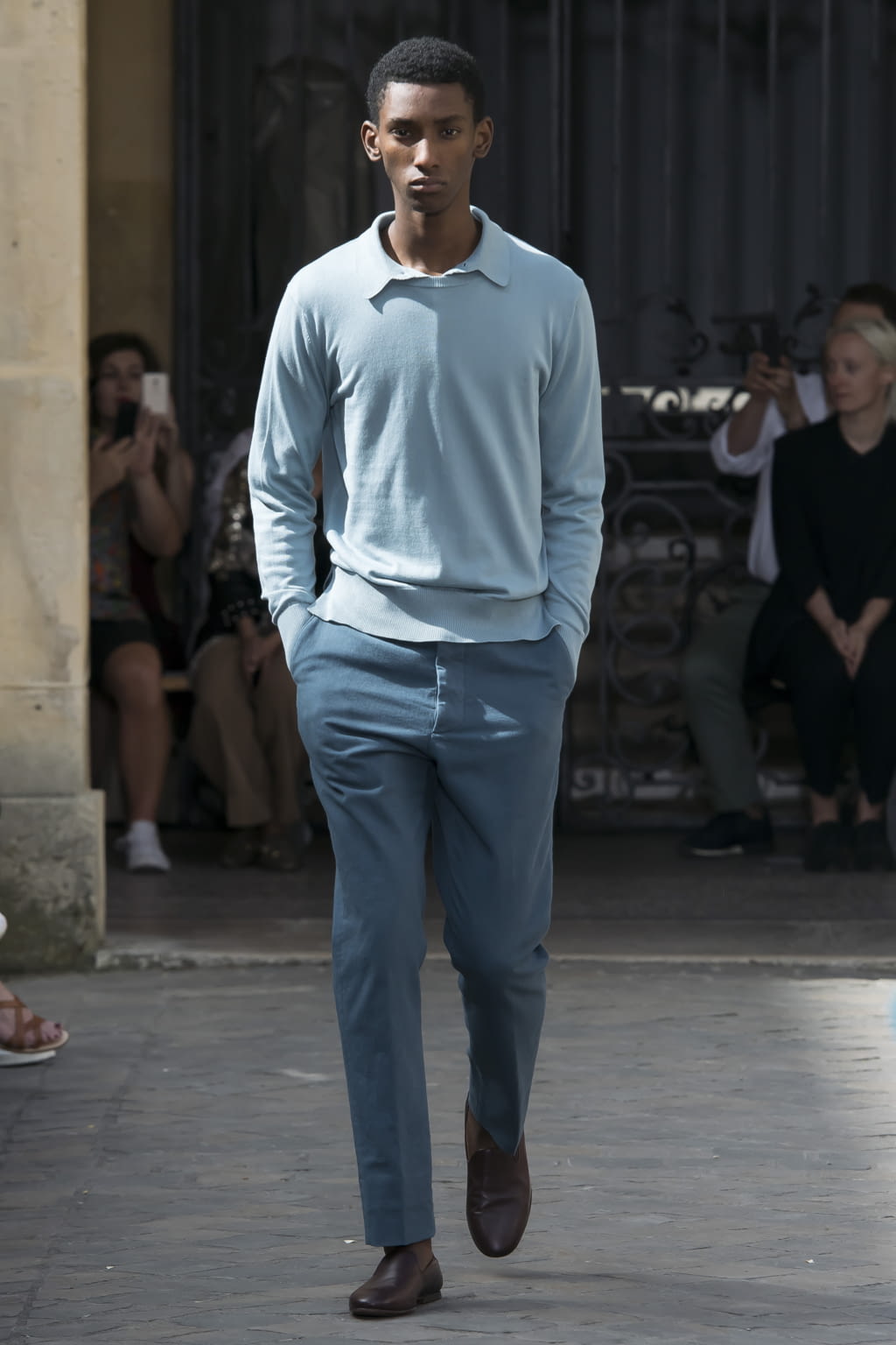 Fashion Week Paris Spring/Summer 2018 look 28 from the Officine Générale collection 男装