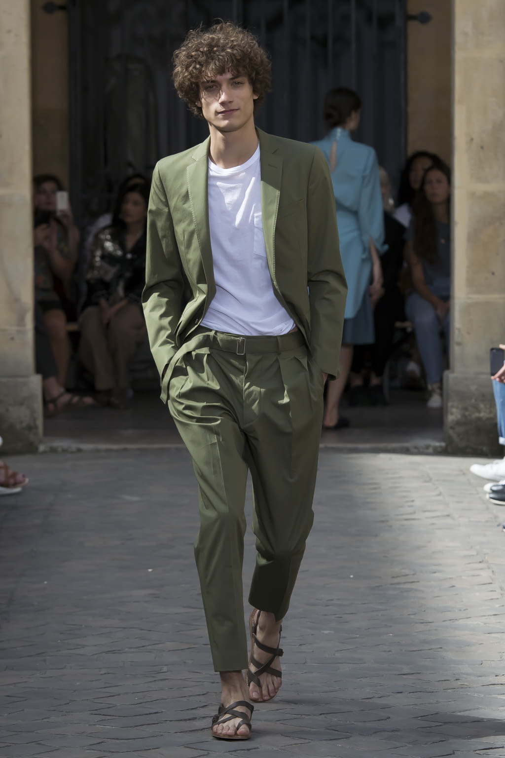 Fashion Week Paris Spring/Summer 2018 look 29 from the Officine Générale collection menswear
