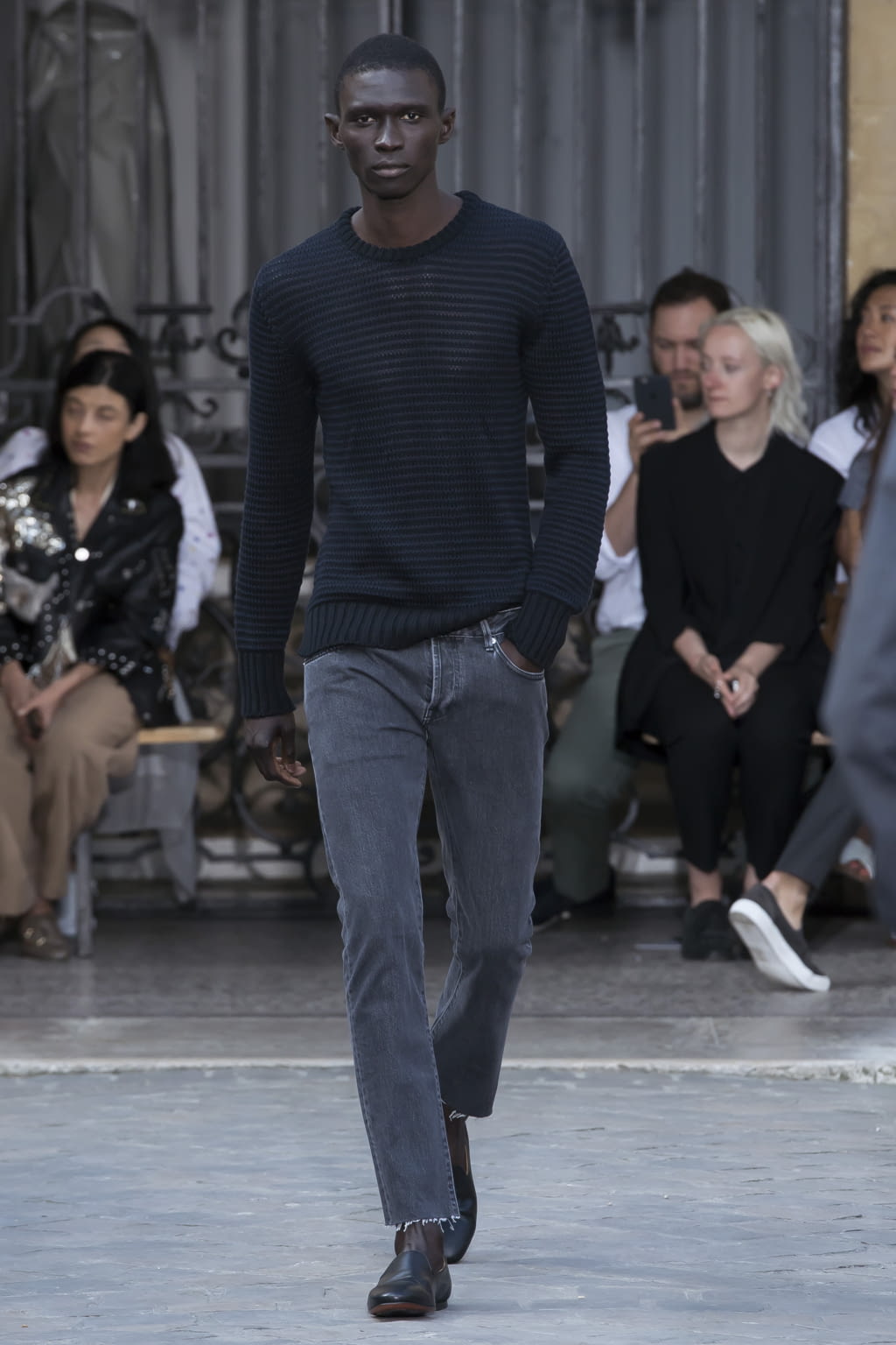 Fashion Week Paris Spring/Summer 2018 look 41 from the Officine Générale collection menswear