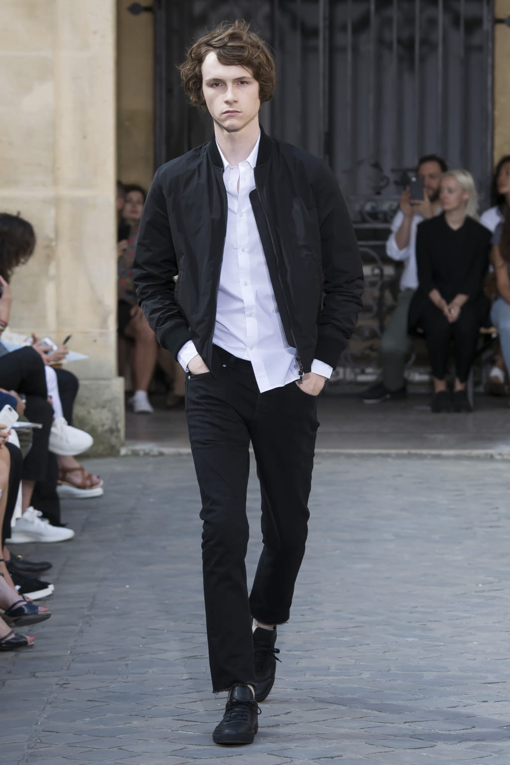 Fashion Week Paris Spring/Summer 2018 look 42 from the Officine Générale collection menswear