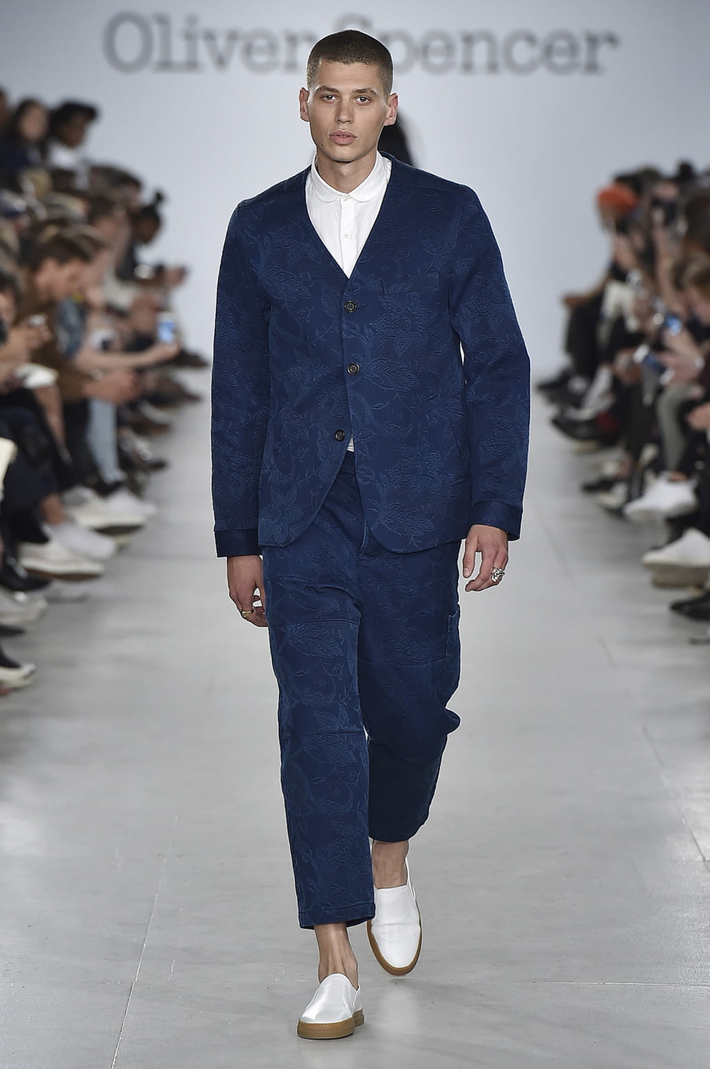 Fashion Week London Spring/Summer 2017 look 1 from the Oliver Spencer collection menswear