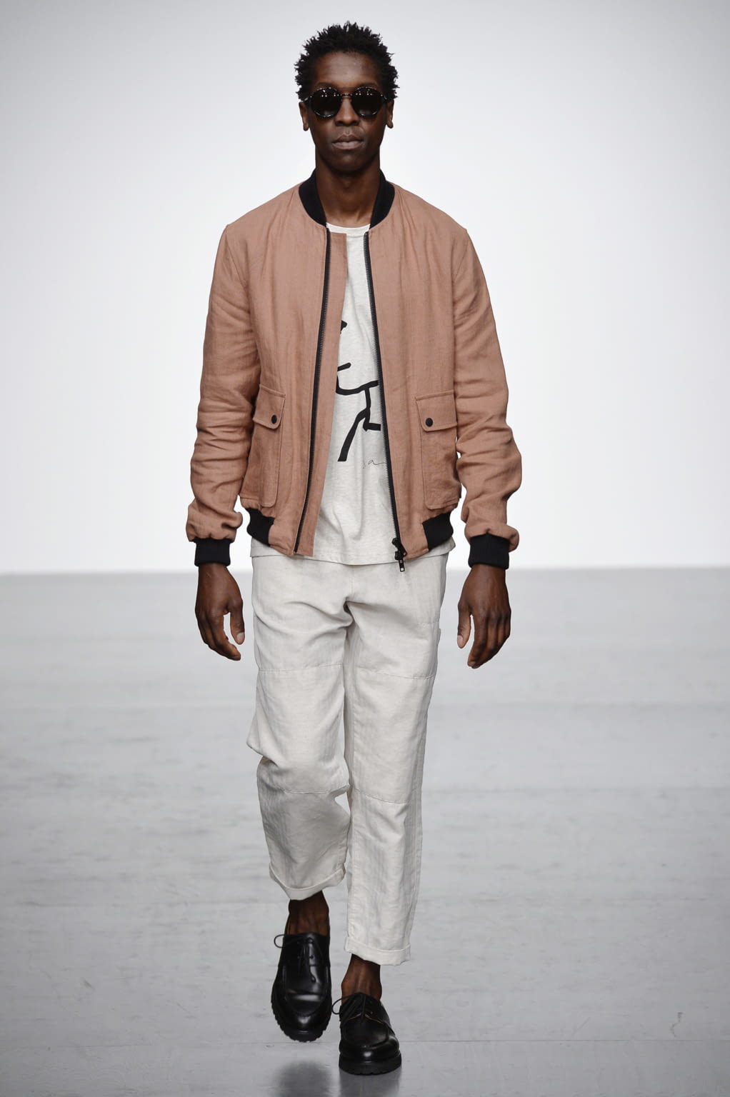 Fashion Week London Spring/Summer 2018 look 10 from the Oliver Spencer collection menswear