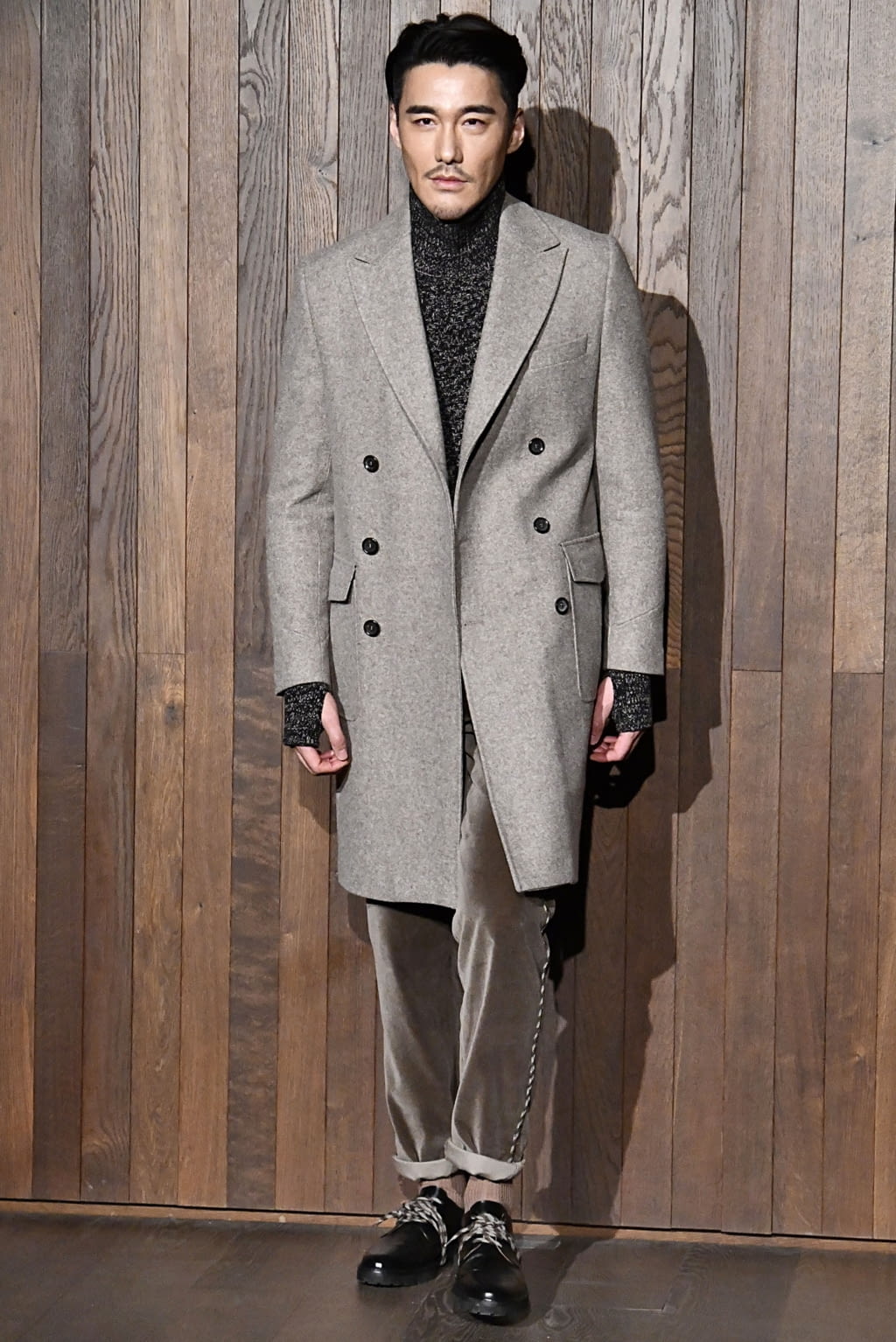 Fashion Week London Fall/Winter 2019 look 5 from the Oliver Spencer collection menswear