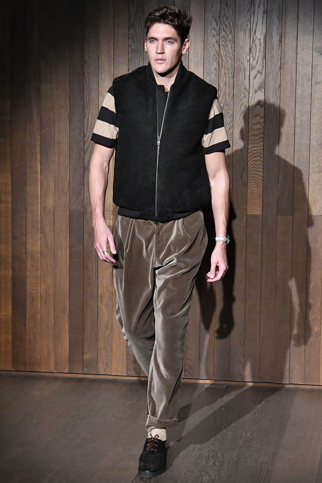 Fashion Week London Fall/Winter 2019 look 1 from the Oliver Spencer collection menswear