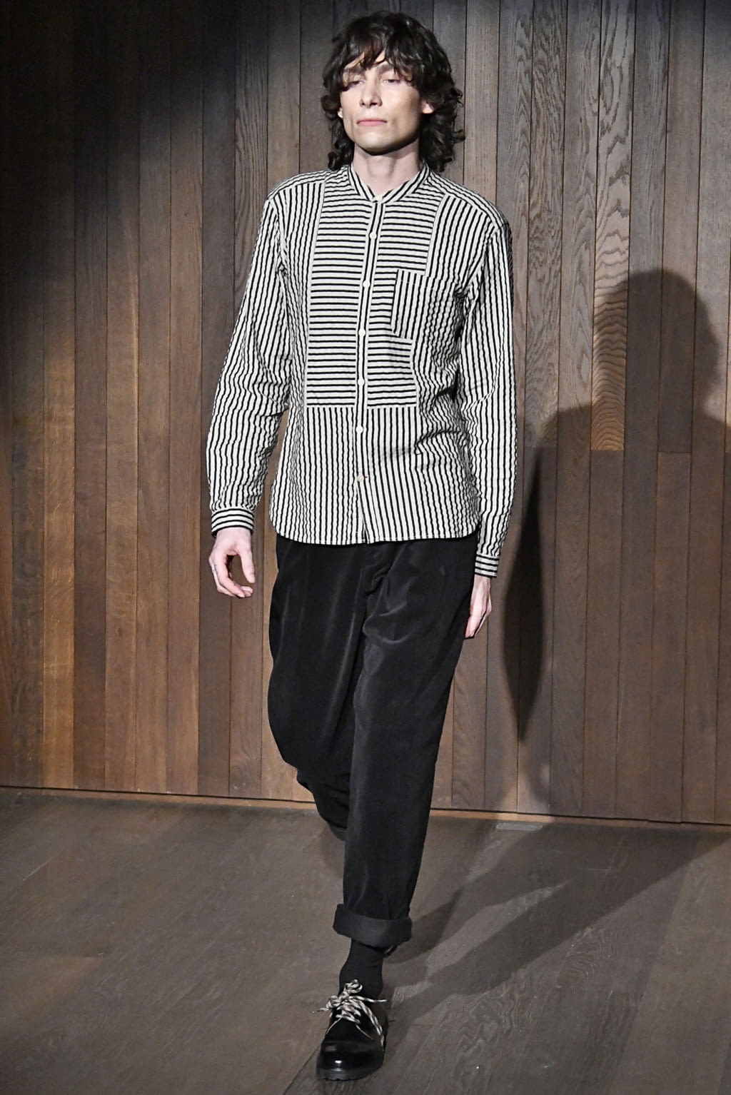 Fashion Week London Fall/Winter 2019 look 3 from the Oliver Spencer collection 男装
