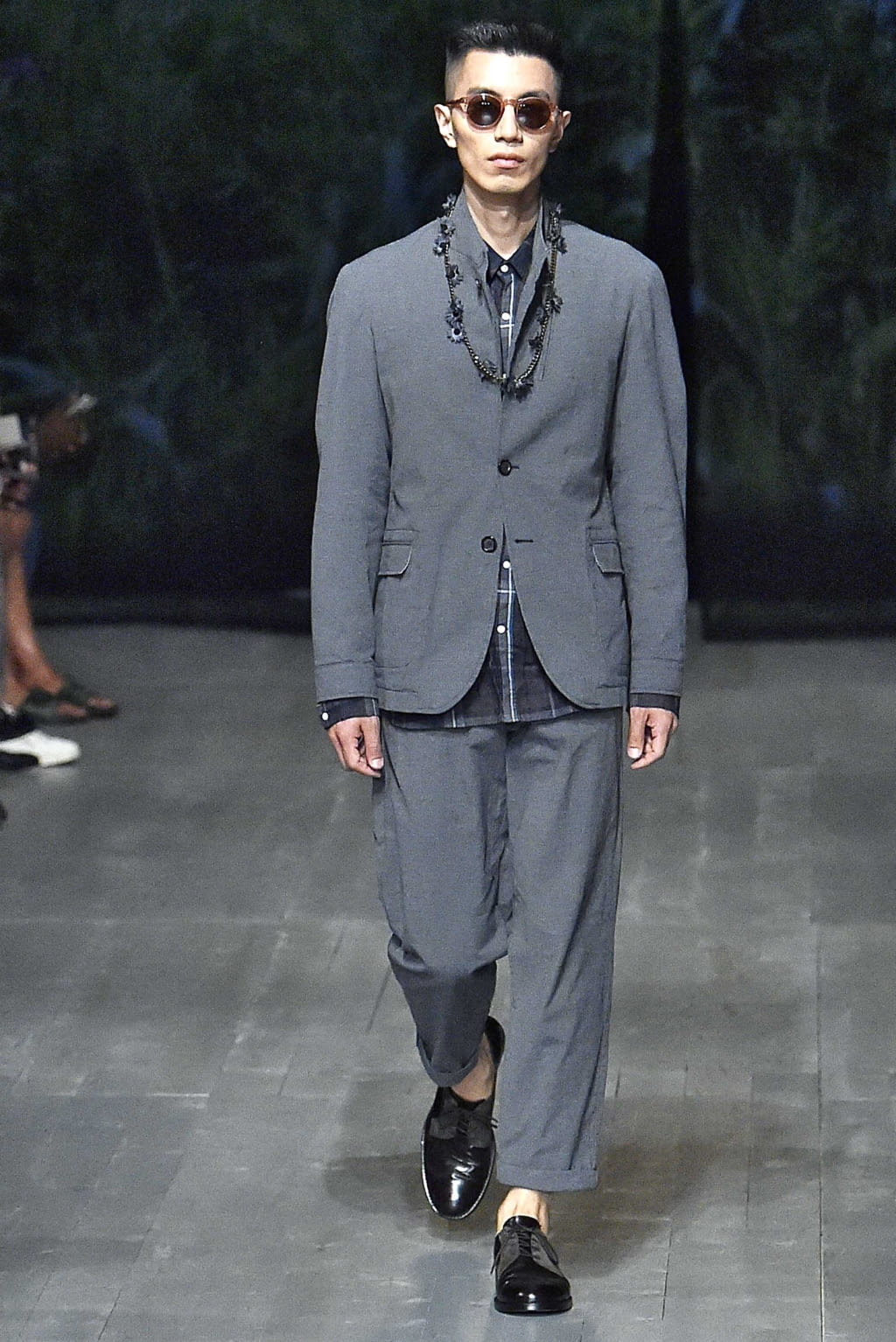 Fashion Week London Spring/Summer 2019 look 14 from the Oliver Spencer collection menswear