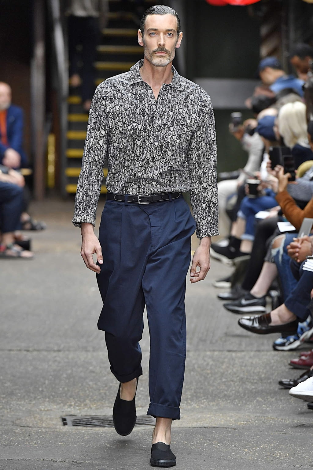 Fashion Week London Spring/Summer 2020 look 6 from the Oliver Spencer collection 男装
